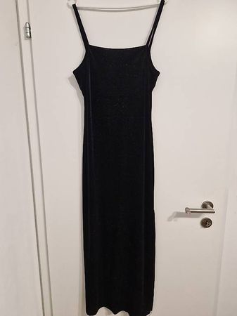 Elegantes schwarzes Samt-Abendkleid mit Glitzer