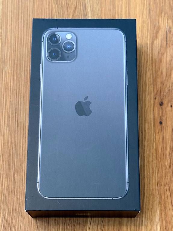 Apple Telefoni cellulari / Smartphones: iPhone 11 Pro Max 256GB Space Grey – Usato da St. Gallen venduto da Zina2510