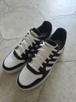 Baskets Adidas noires et blanches homme pointure 46 bon état