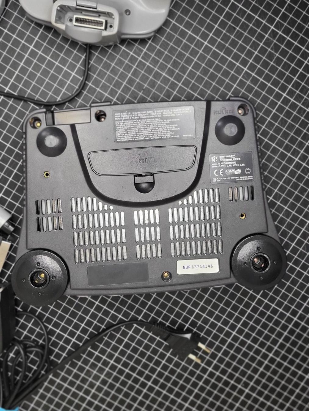 Nintendo Console: Nintendo N64 mit 2 Controllern (Renewed) – Usato da Bern venduto da nic_x6gy 3