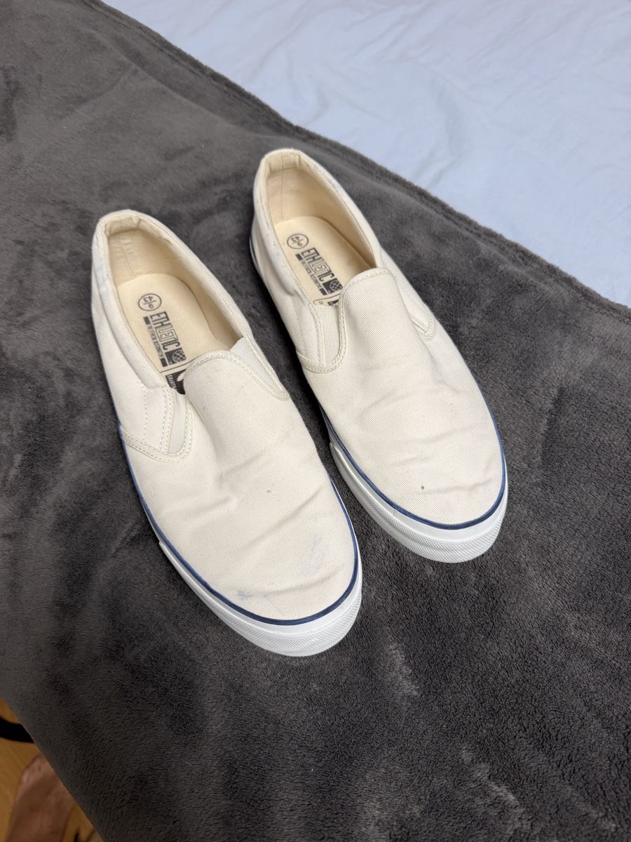 Herrenschuhe: Ethletic Slip-ons weiss Grösse 43 gebraucht – Gebraucht aus Wangen ZH von alexia022
