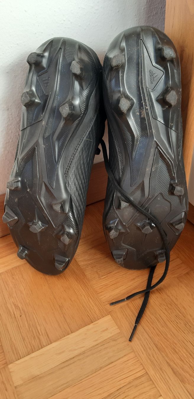 Adidas Scarpe da uomo: scarpe calcio – Usato da Tesserete venduto da eli_y5kr 1