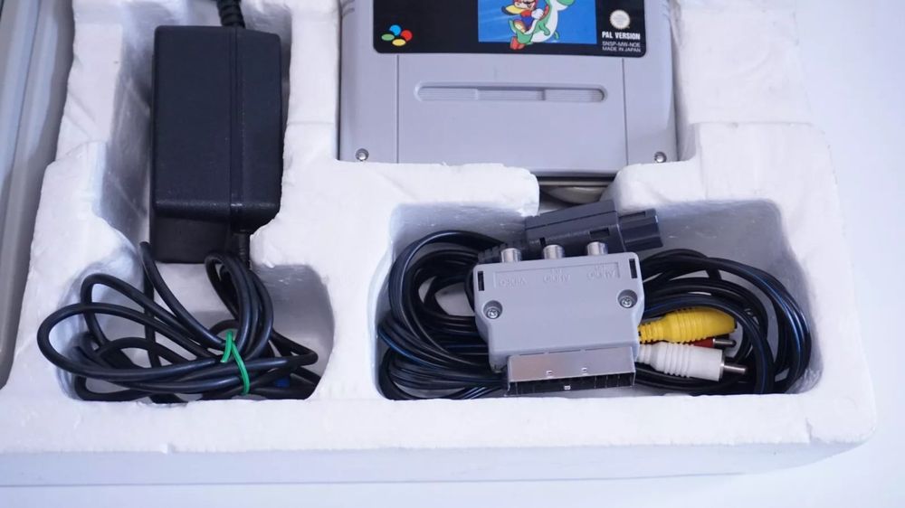 Nintendo Giochi: Super Nintendo SNES in OVP mit Super Mario World – Usato da Schaffhausen venduto da thugNme 4