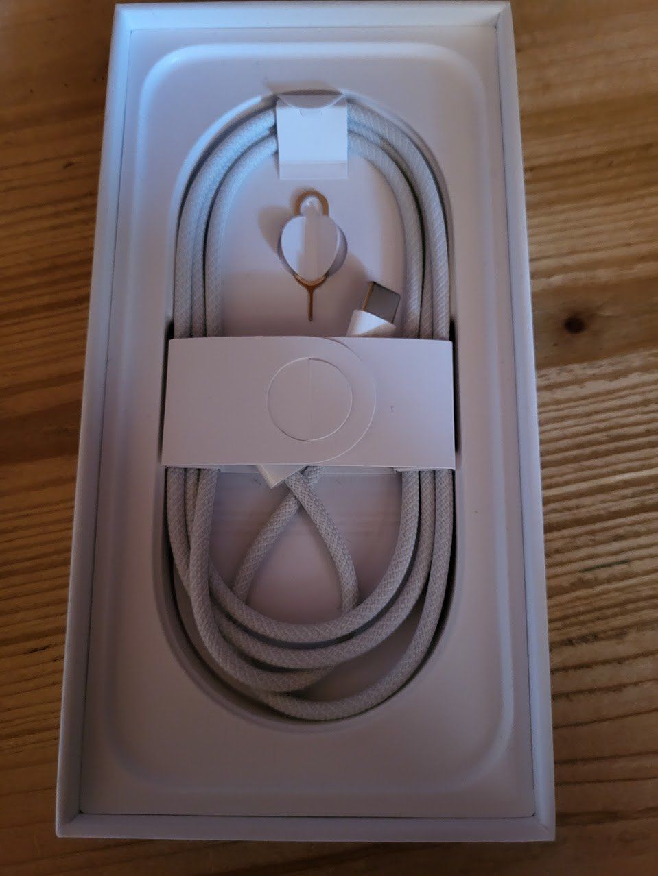 Apple Telefoni cellulari / Smartphones: iPhone 16 – Usato da Selkingen venduto da Gevevieve 4