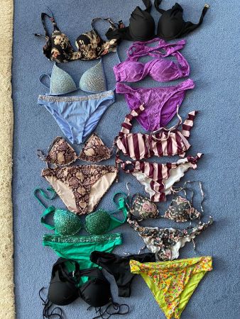6 Stück Bikinis plus einzelne Ober- und Unterteile Grösse 38