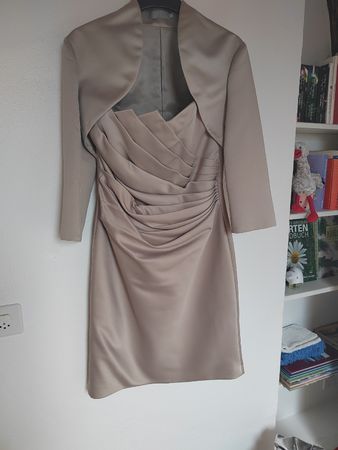 Festliches Kleid mit Jäckli, Grösse 40 champagnerfarben