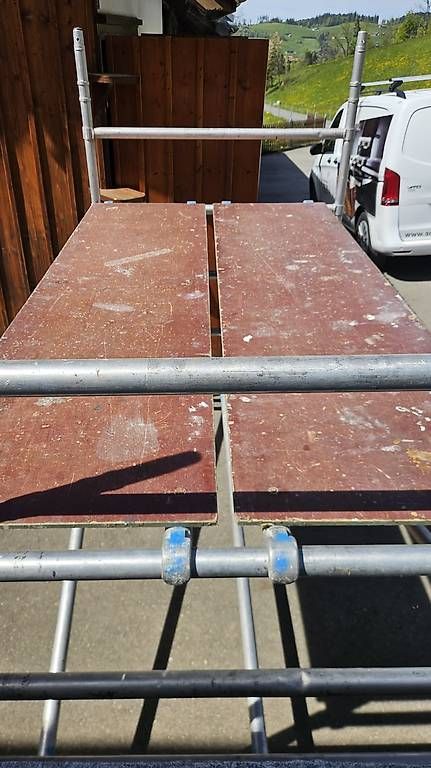 Ponteggi: Rollgerüst mit 4 Neune Rollen – Usato da Wattwil venduto da Schweizer12 2