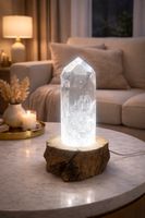 Ultraklare Bergkristallspitze mit LED-Holzsockel – Premium-Q