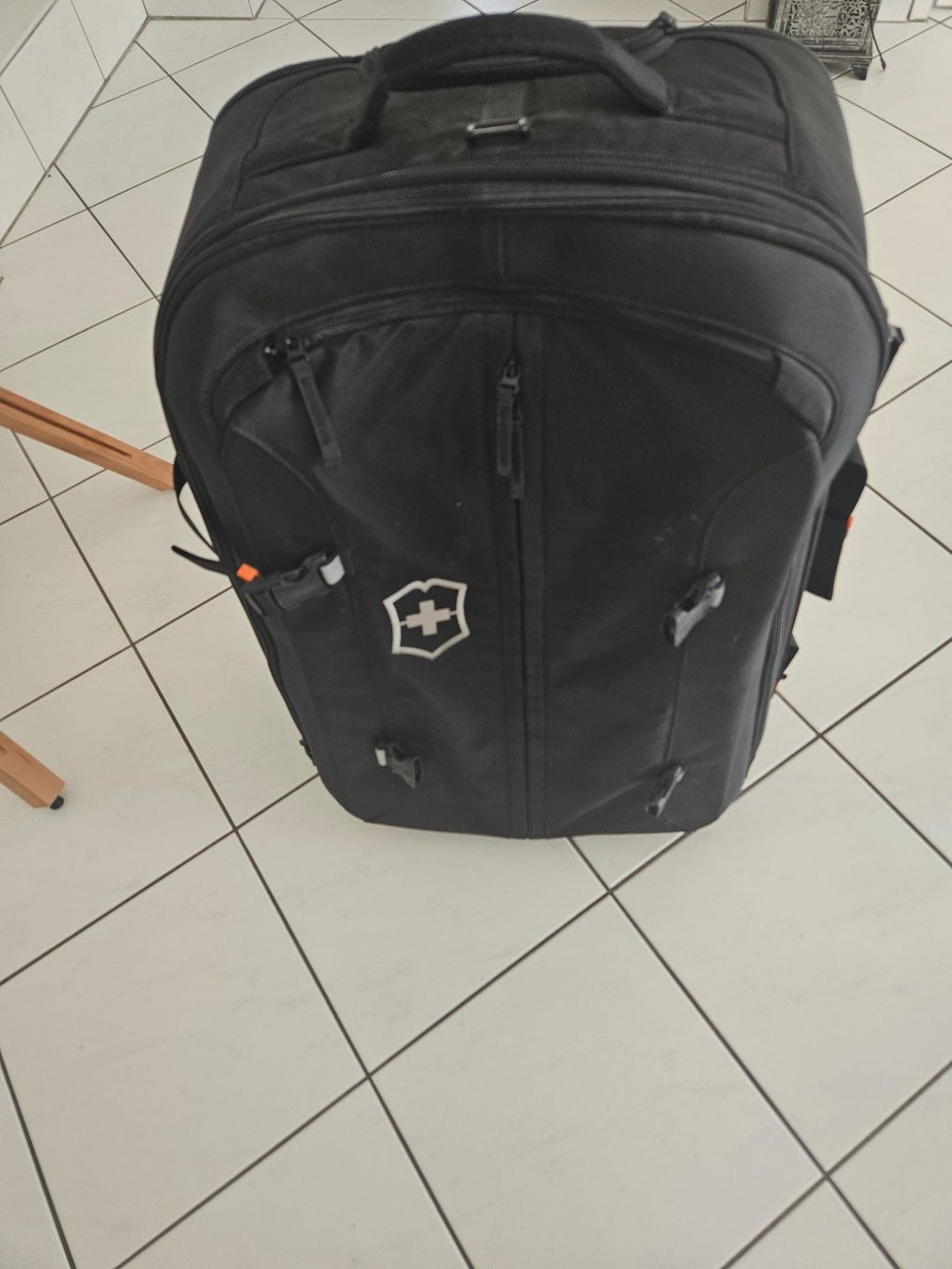 Victorinox Valigie: Victorinox Reisekoffer mit Rollen – Usato da Steinhausen venduto da Maria-Teresa.Ehrler