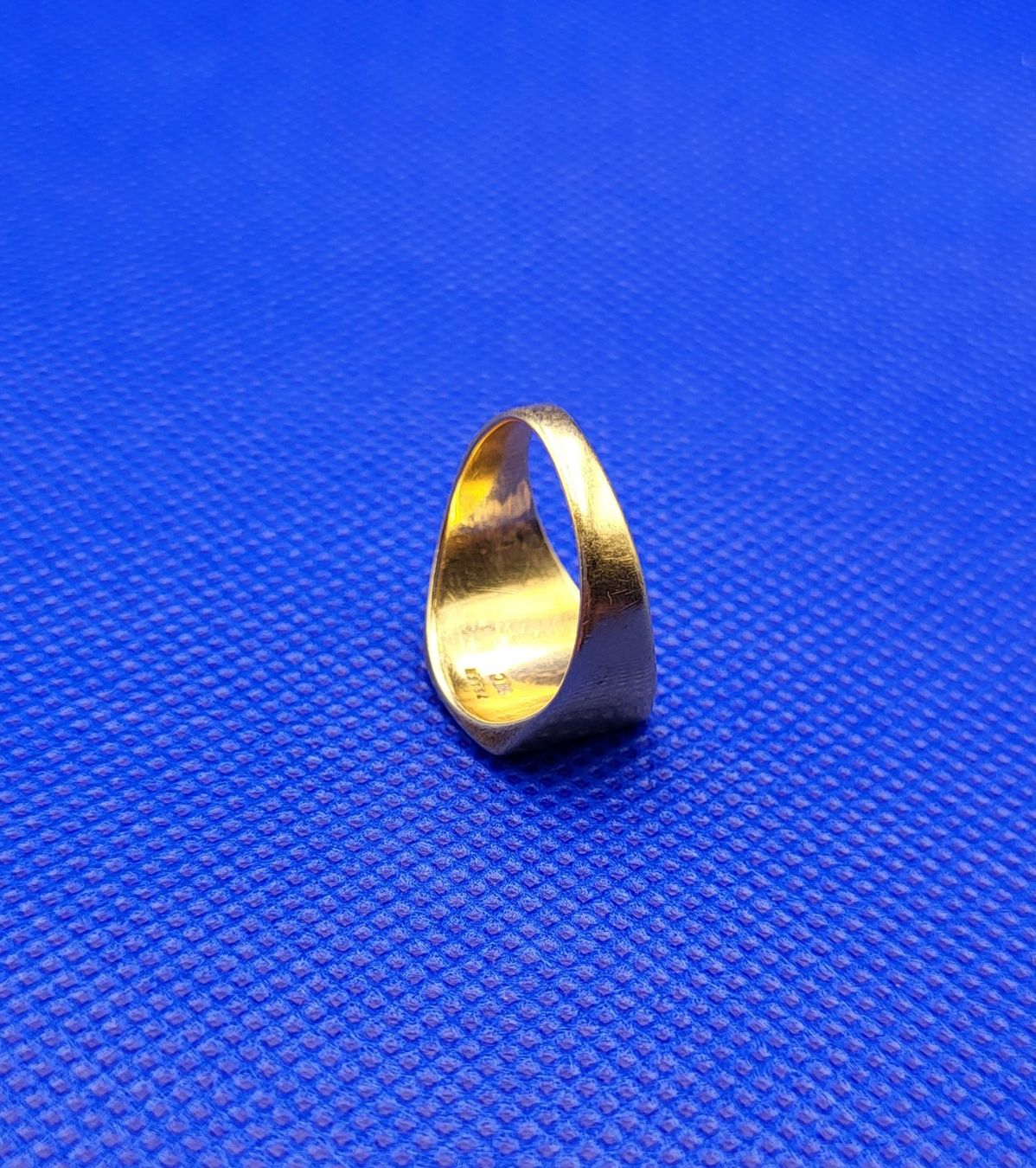 Anelli: 18 Karat 750 Gold Wappenring – Usato da Wald ZH venduto da Aniade 8