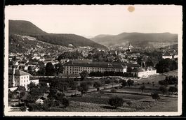 AK Liestal, Ortsansicht mit Kirche und Häusern