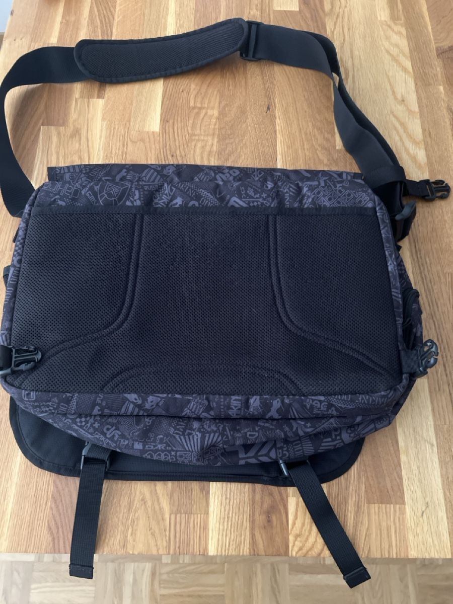 Dakine Borse: SAC DAKINE MESSENGER – Usato da Brügg BE venduto da traindenuit 2
