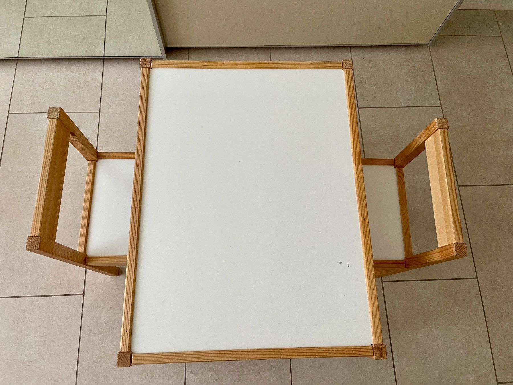 Ikea Tische: Kindertisch ikea – Gebraucht aus Oberwil-Lieli von azullino 1