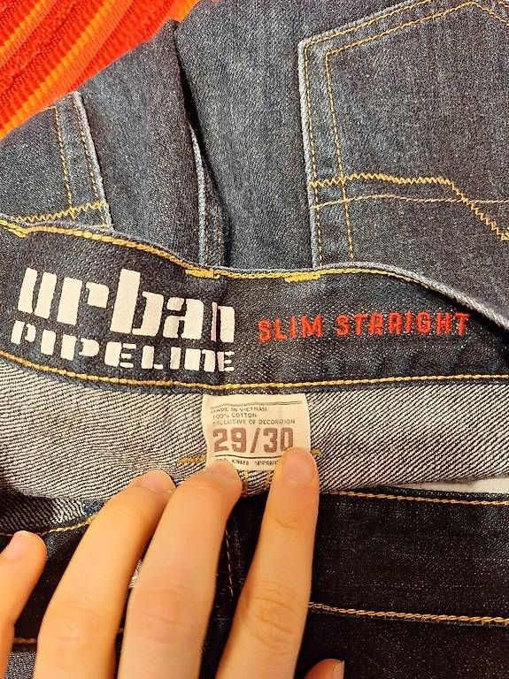 Jeans: Slim Straight Jeans – Usato da Zürich venduto da lau_sx6z 1