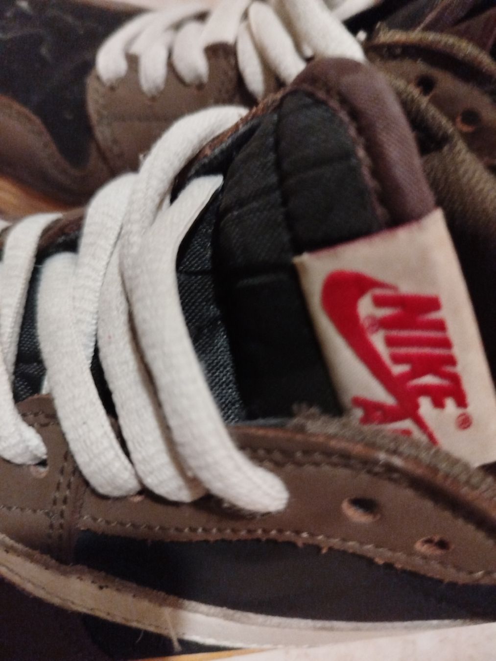 Scarpe da uomo: Travis Scott Dunks – Usato da Spreitenbach venduto da captaincrunch 2