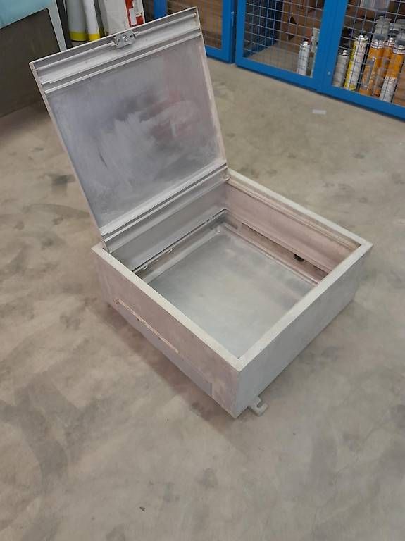 Armadi: Aluminiumschrank – Usato da Oberglatt ZH venduto da Werkhof_Oberglatt 2