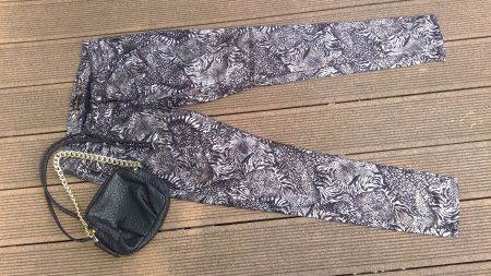 Pantalon noir & argenté REHERS, taille M (86cm)