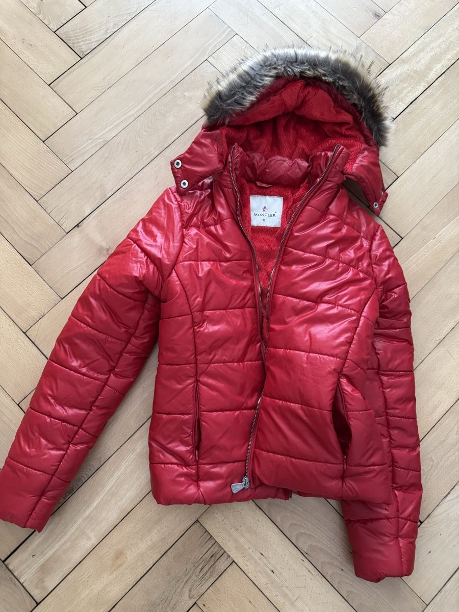 Moncler Jacken: Moncler Winterjacke Rot Grösse S – Neu (gemäss Beschreibung) aus Zürich von sus_v5mt