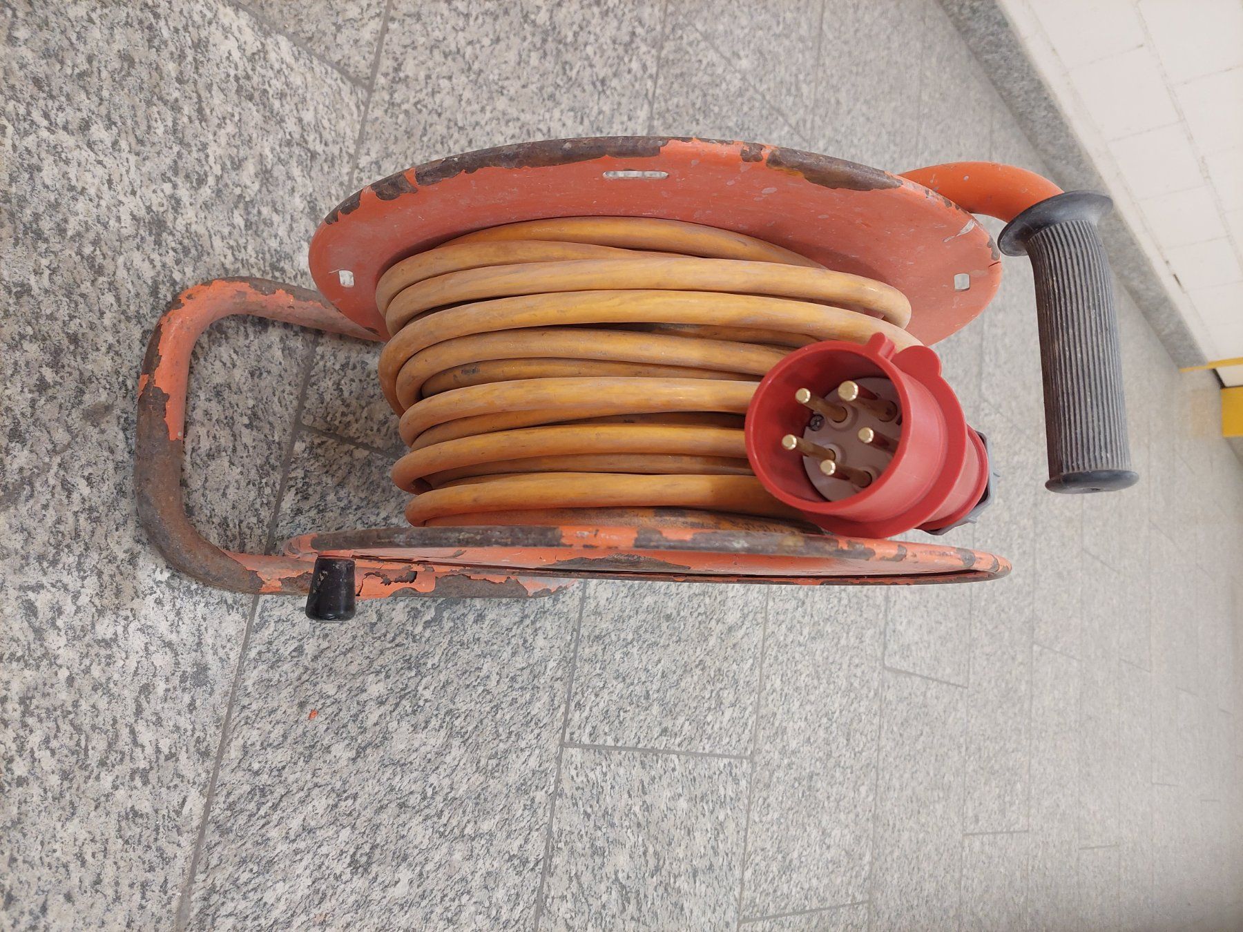 Tutti gli attrezzi: Kabel Rollen 15 m – Usato da Regensdorf venduto da Zem003 7