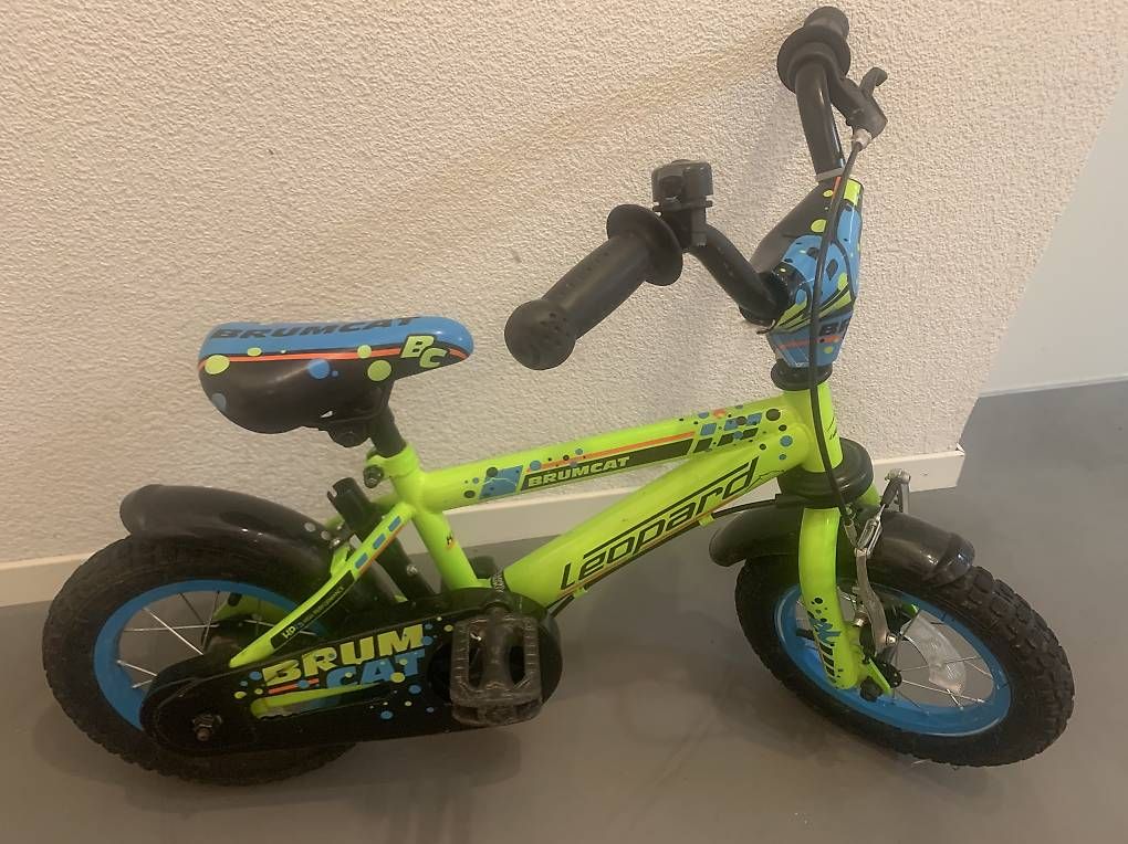 Leopard Biciclette: Kinder Velo Fahrrad mit Helm – Usato da Rupperswil venduto da fra_f75v
