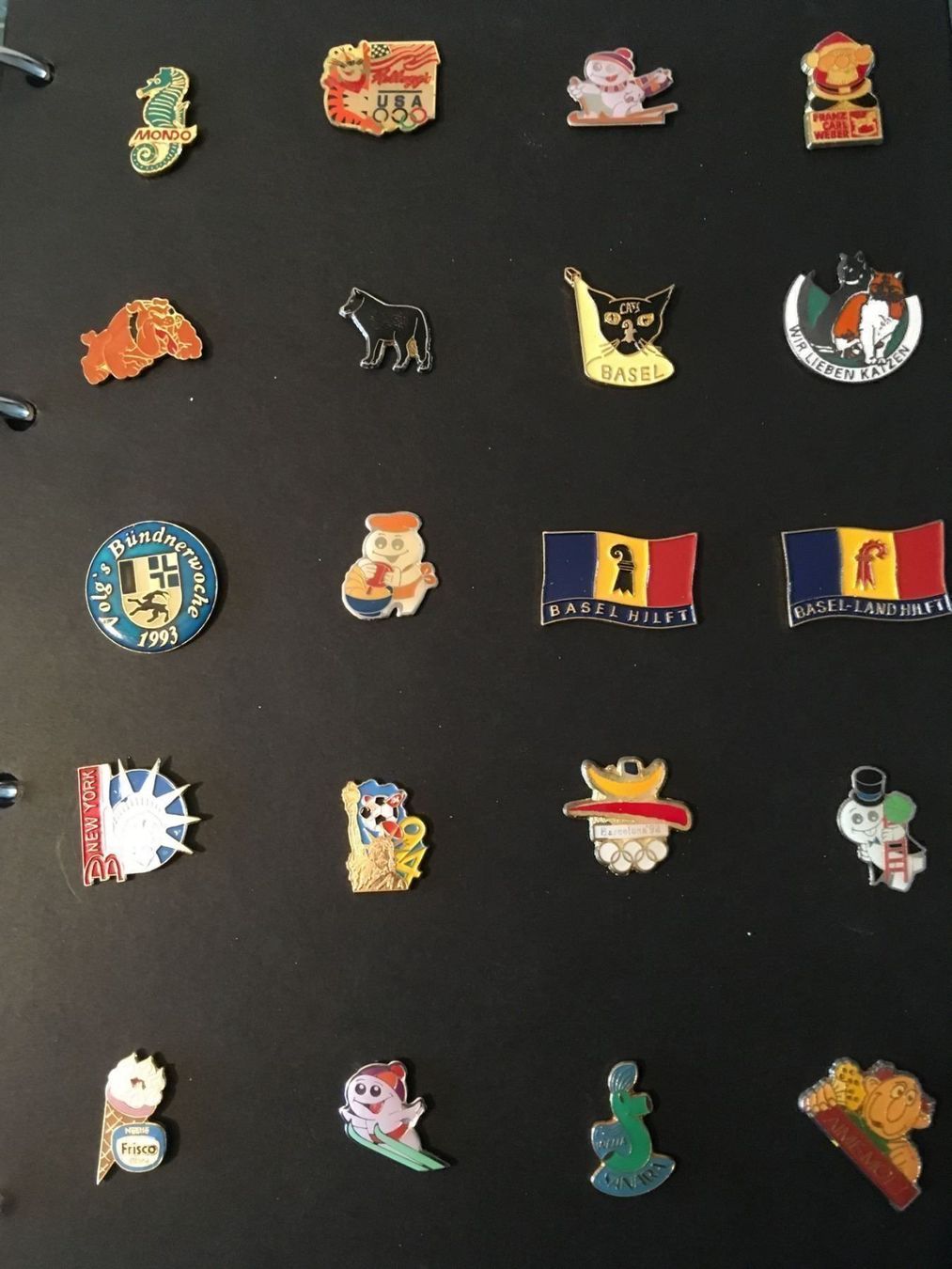 Placchette & Badge: Pin Collection Ordner 83 alte Pins – Nuovo (secondo la descrizione) da Oftringen venduto da andrax 3