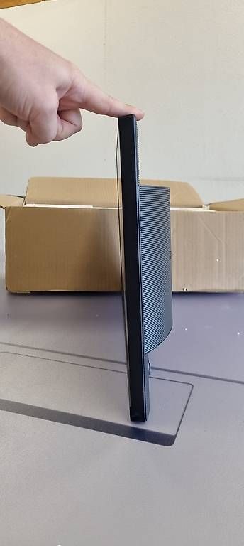 Monitore: Samsung moniteur professionnel – Gebraucht aus Boudry von noy_fy68 2