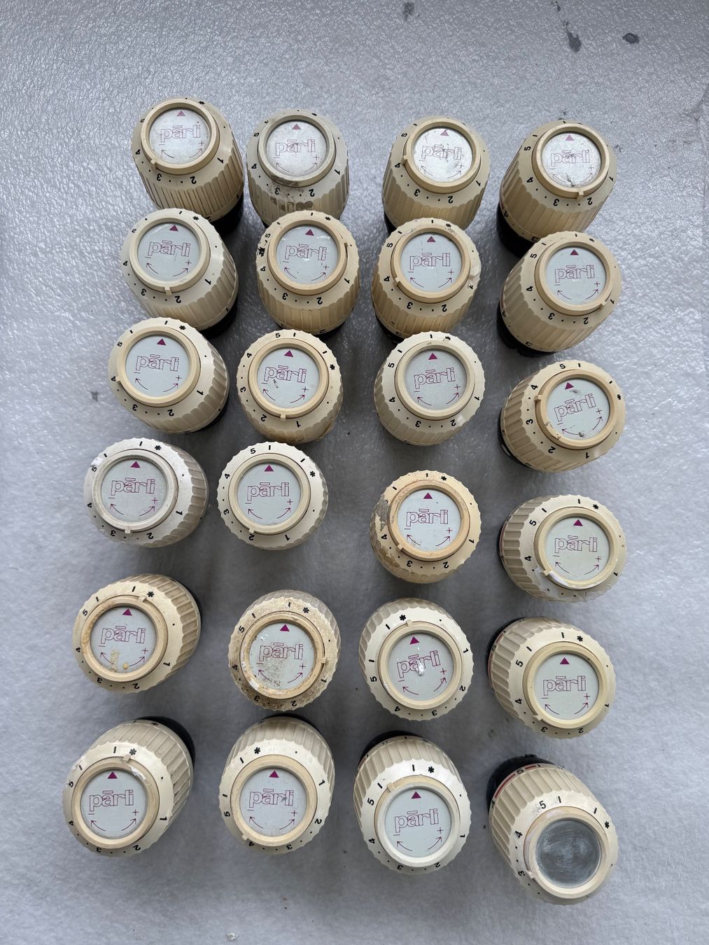 Radiatori: Danfoss Thermostat 2CHF PRO STÜCK – Usato da Orpund venduto da dizi.98