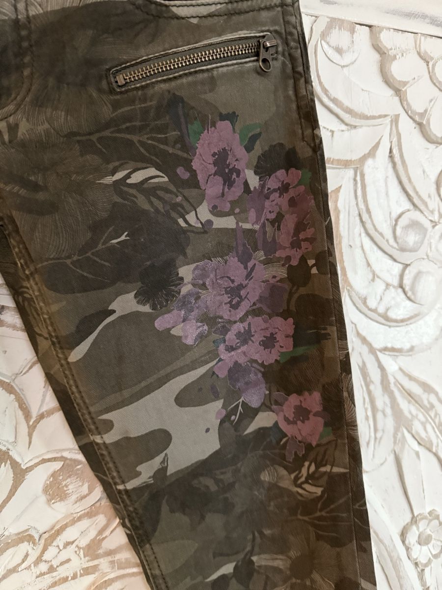 Hosen: Blue Fire Co. Hose, Armeemuster mit Blumen, Gr. 27 – Gebraucht aus Rorbas von sei_9qyv 1