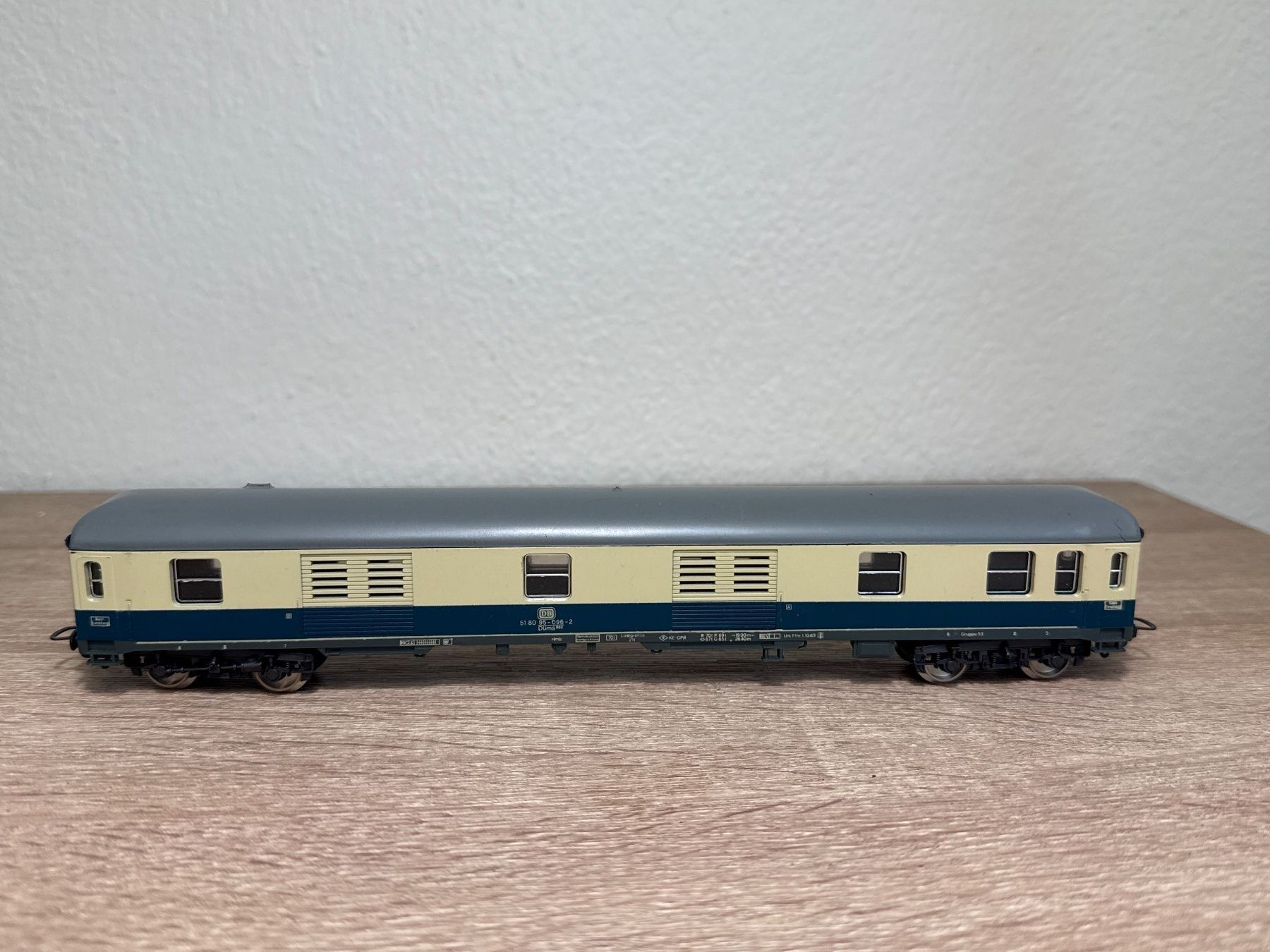 Lima Modellini di ferrovie: Lima Gepäckwagen DB (228) – Usato da St-Aubin-Sauges venduto da Lo_Go 1