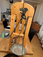 Antike Waage, alte Balkenwaage, Dekorationsobjekt