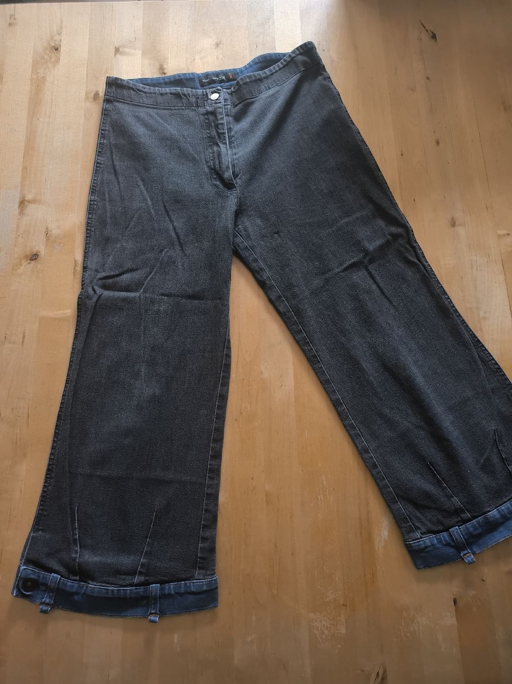 Pantaloni: Pantacourt  COP. COPINE Taille 40 – Usato da Attalens venduto da frakimir