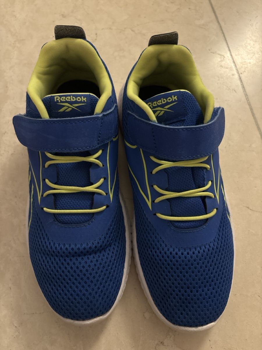 Reebok Scarpe per ragazzi: Reebok Hallenschuh gr 34 – Usato da Unterseen venduto da Jubrunner 2