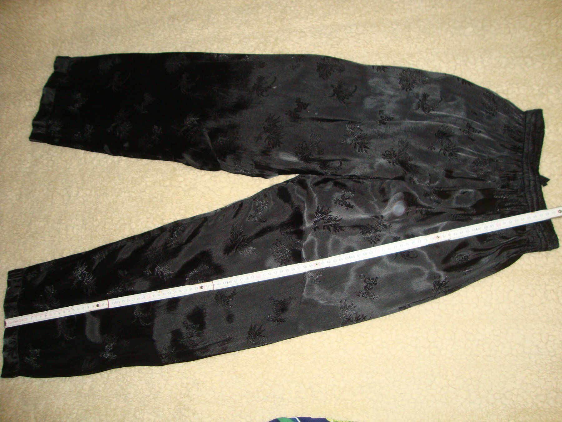 Pantaloni: schwarze Sommerhose Asienstyl – Usato da Laufen venduto da ereli 2