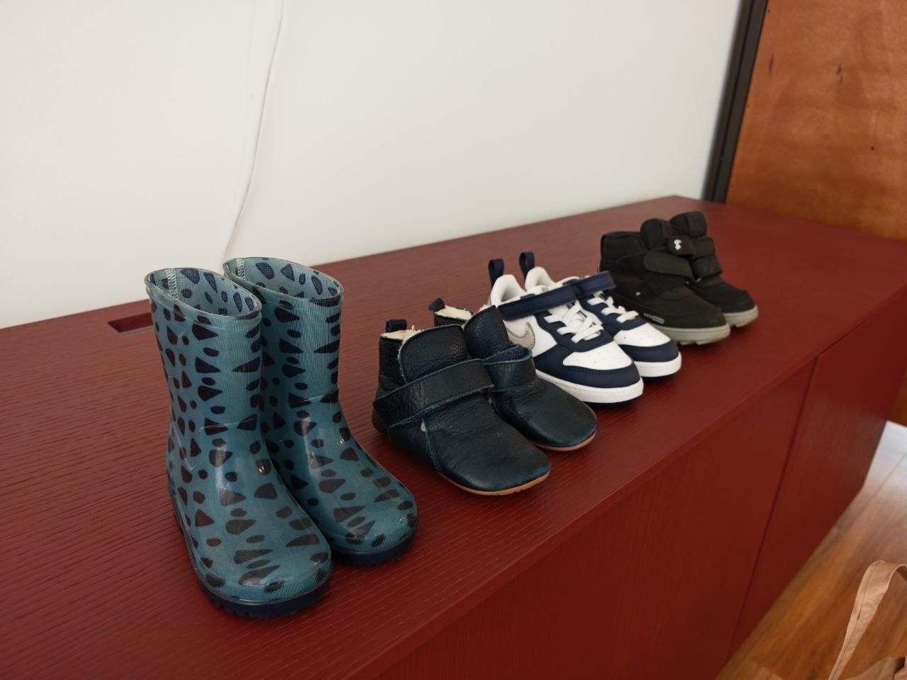 Scarpe per ragazzi: Kinderschuhe – Usato da Dübendorf venduto da Alex.Urech 2
