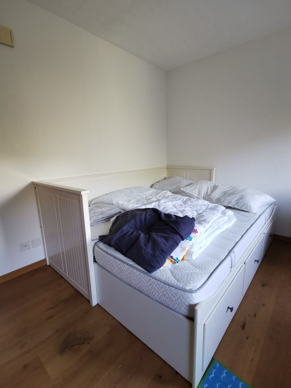 Ikea Letti: Ikea Hemnes Tagesbett – Usato da Malix venduto da InkSplotches
