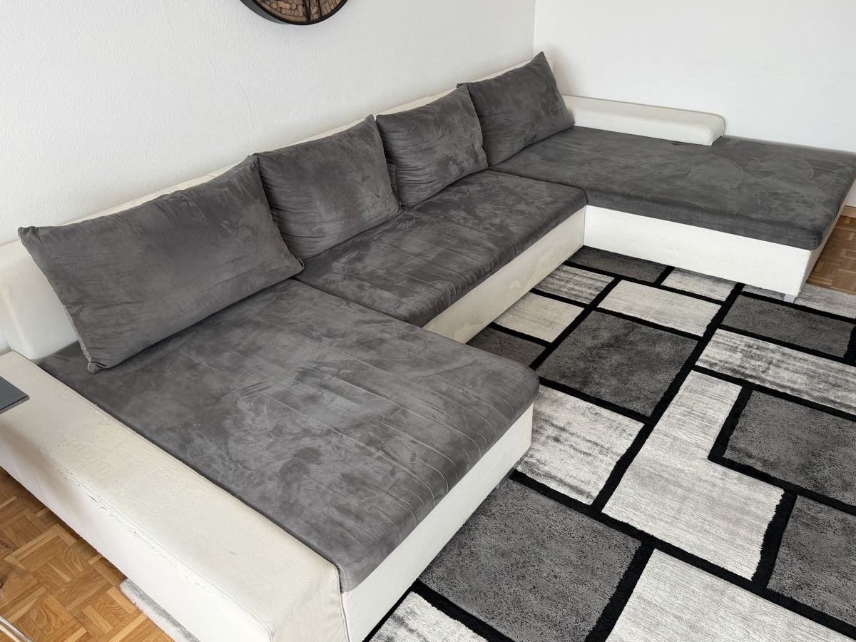 Divani: Ecksofa U grau-weiß zu verschenken  – Usato da Bettwiesen venduto da Kmr85 3