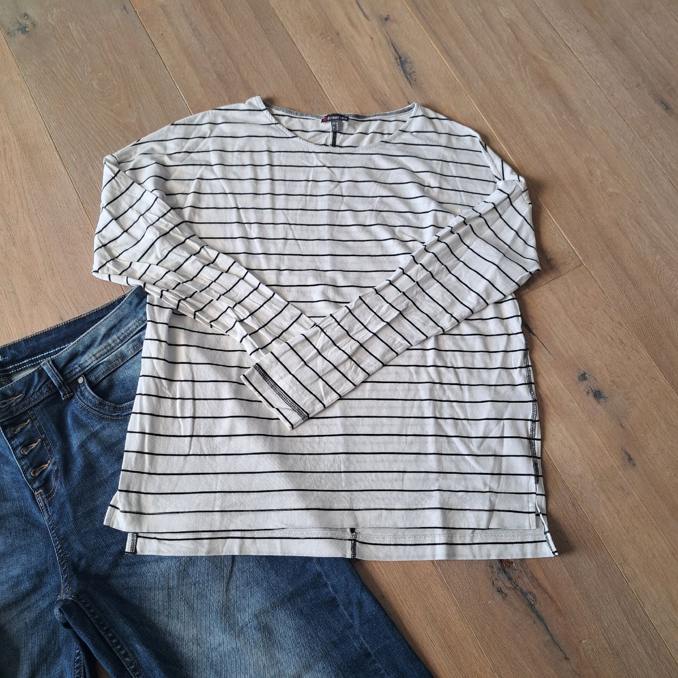 Lotti di vestiti: Damenkleidung 3 Teile Jeans Pullover Langarmshirt Grösse L – Usato da Kriegstetten venduto da Jakasi 2