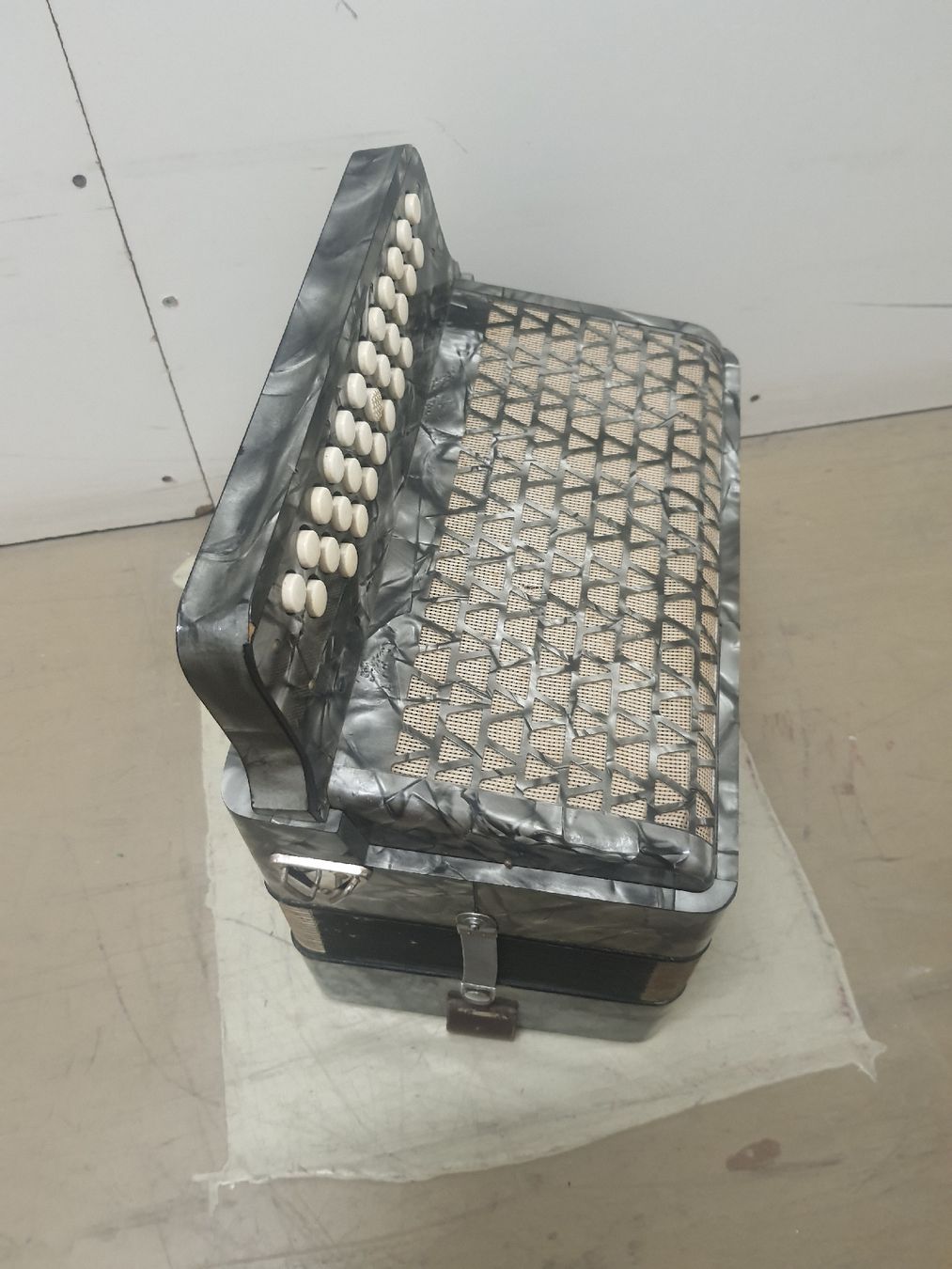 Hohner Instruments de musique: accordéon hohner diatonique 8 basses...  – D'occasion à Pont-de-la-Morge par Mirabelle0 5