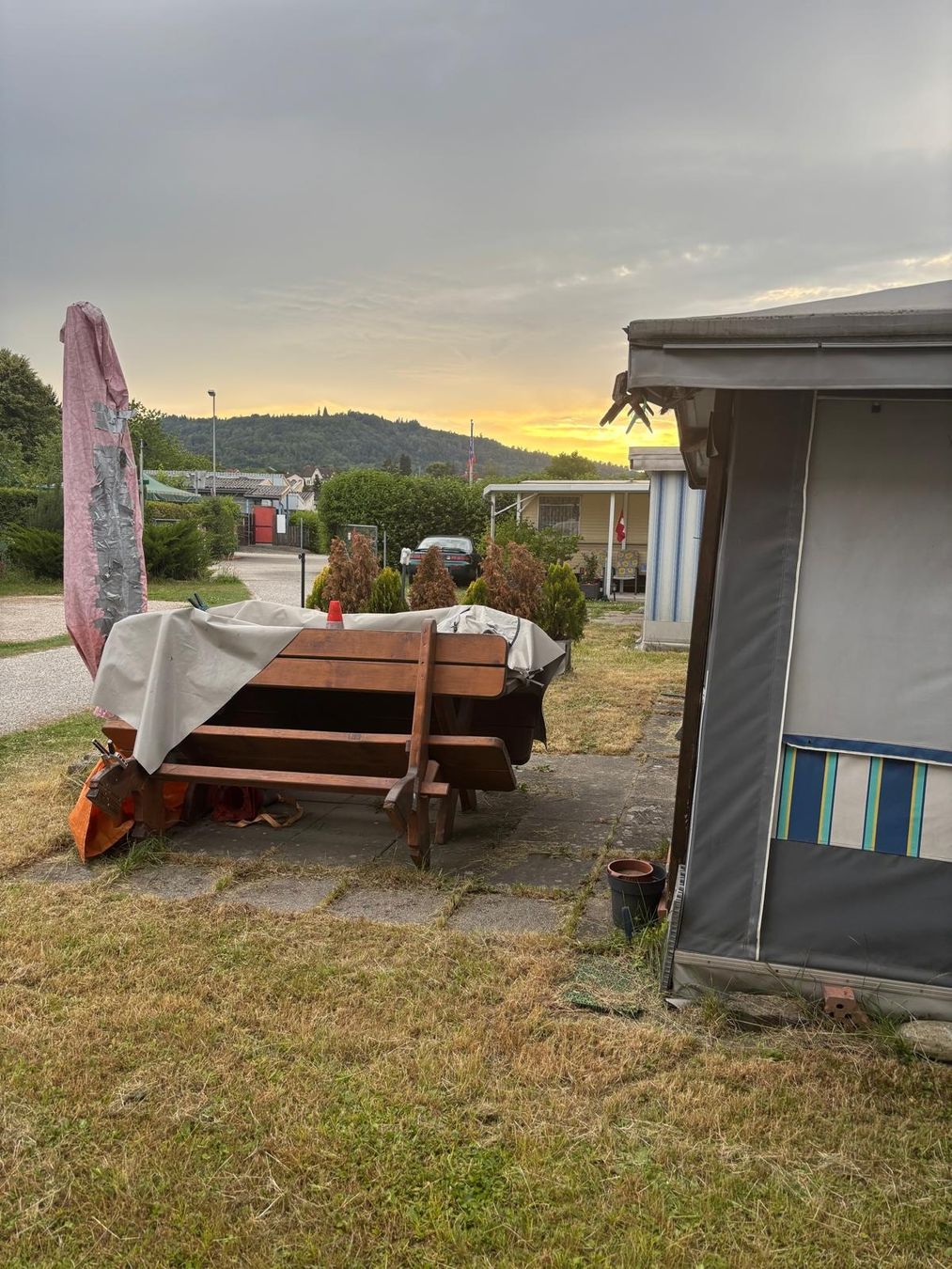 Vorzelte & Markisen: Wohnwagen plus Vorzelt Gratis – Gebraucht aus Zürich von nic_7bqg 2