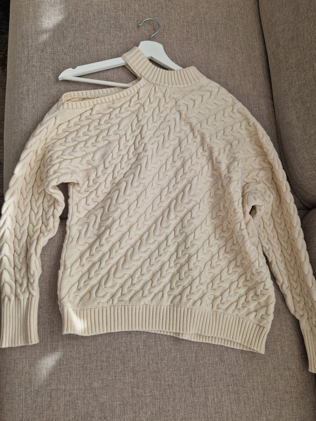 Zara Maglioni & Felpe: Zara Strickpullover mit Cut-Out, creme, Gr. M, top – Usato da Erlinsbach SO venduto da ULIKH 3