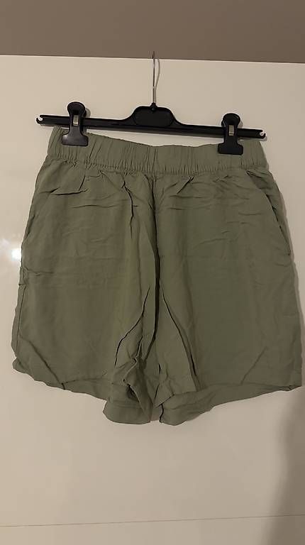 Hosen: Short H&M Divided kaki – Gebraucht aus Biel/Bienne von Cli 1
