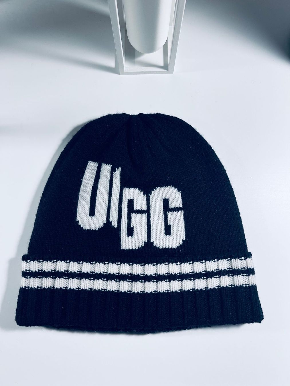 Copricapi, berretti & cappellini: UGG Beanie One Size Unisex – Nuovo e nell'imballaggio originale da Lausanne venduto da ipanema23 1