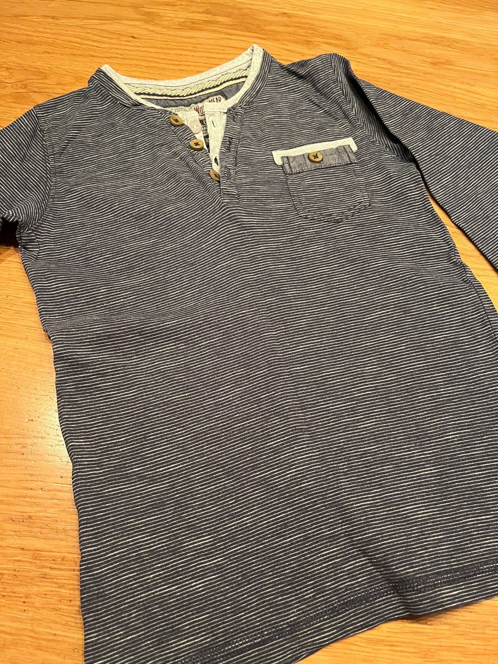 Camicette, T-shirt & Top: Staccato Langarmbluse 116-122 cm – Usato da Zürich venduto da asocaciu 1