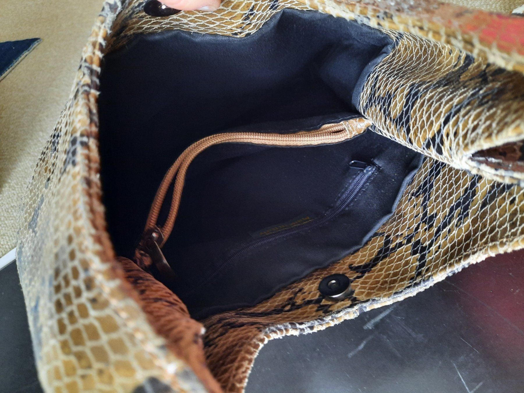 Taschen für Damen: Handtasche aus kunst- Schlangenleder – Gebraucht aus Herrliberg von AlexandraBopp 2