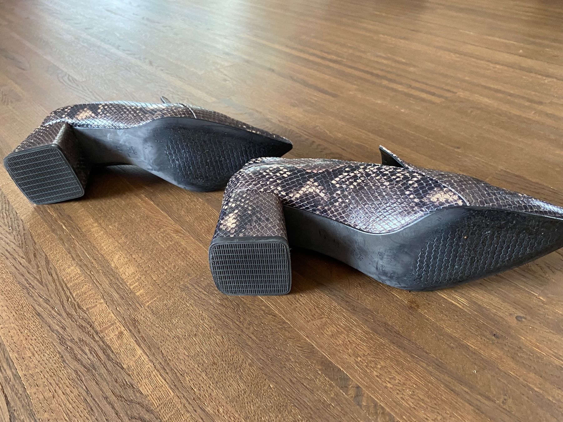 Globus Scarpe da donna: Grau beige Leder Damenschuhe Gr. 39 – Usato da Münsingen venduto da Simraph 2