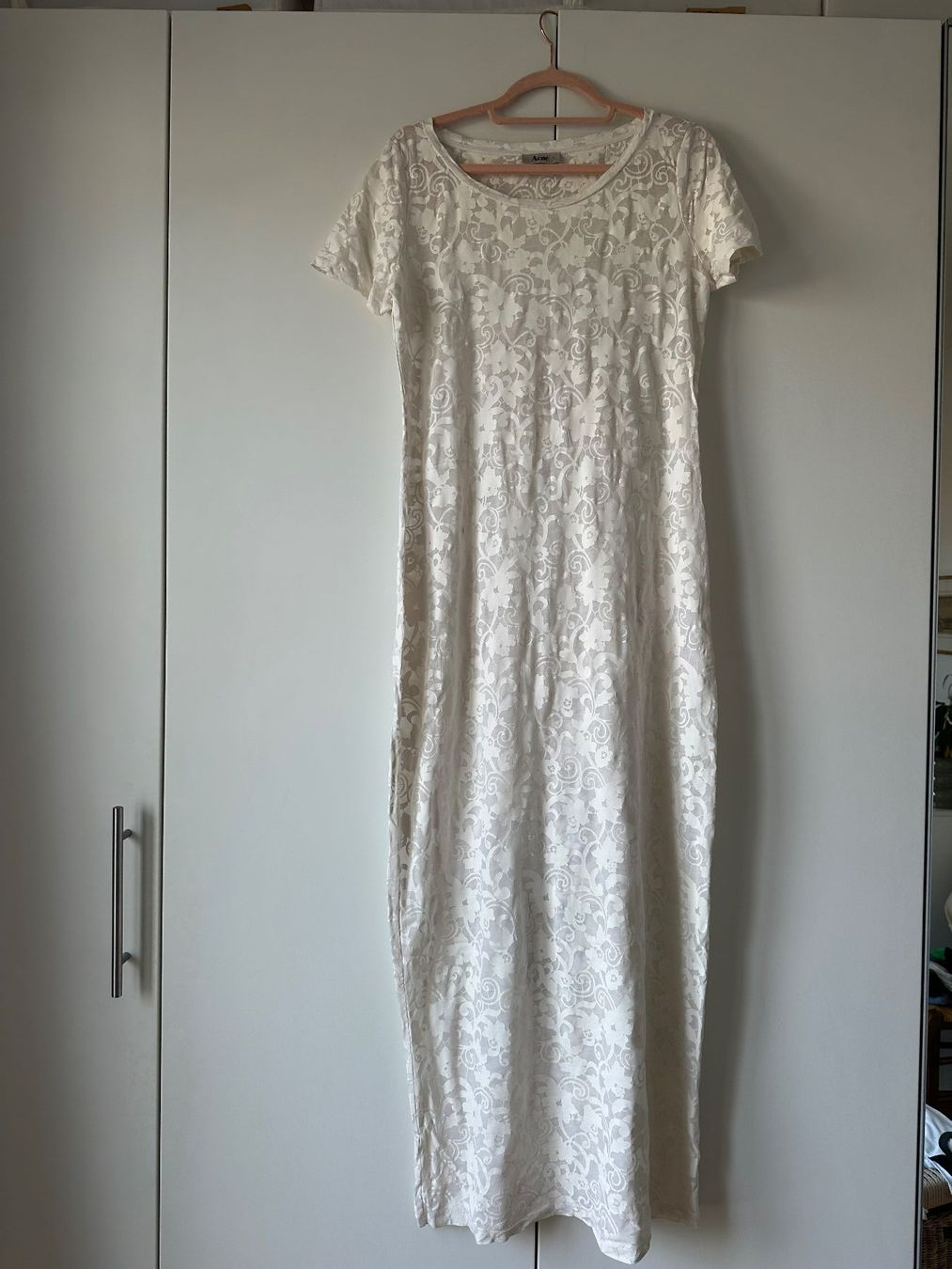 Acne Studios Vestiti: Robe longue Acne Studios, taille L, blanc cassé, dentelle – Usato da Carouge GE venduto da Dom19dom19