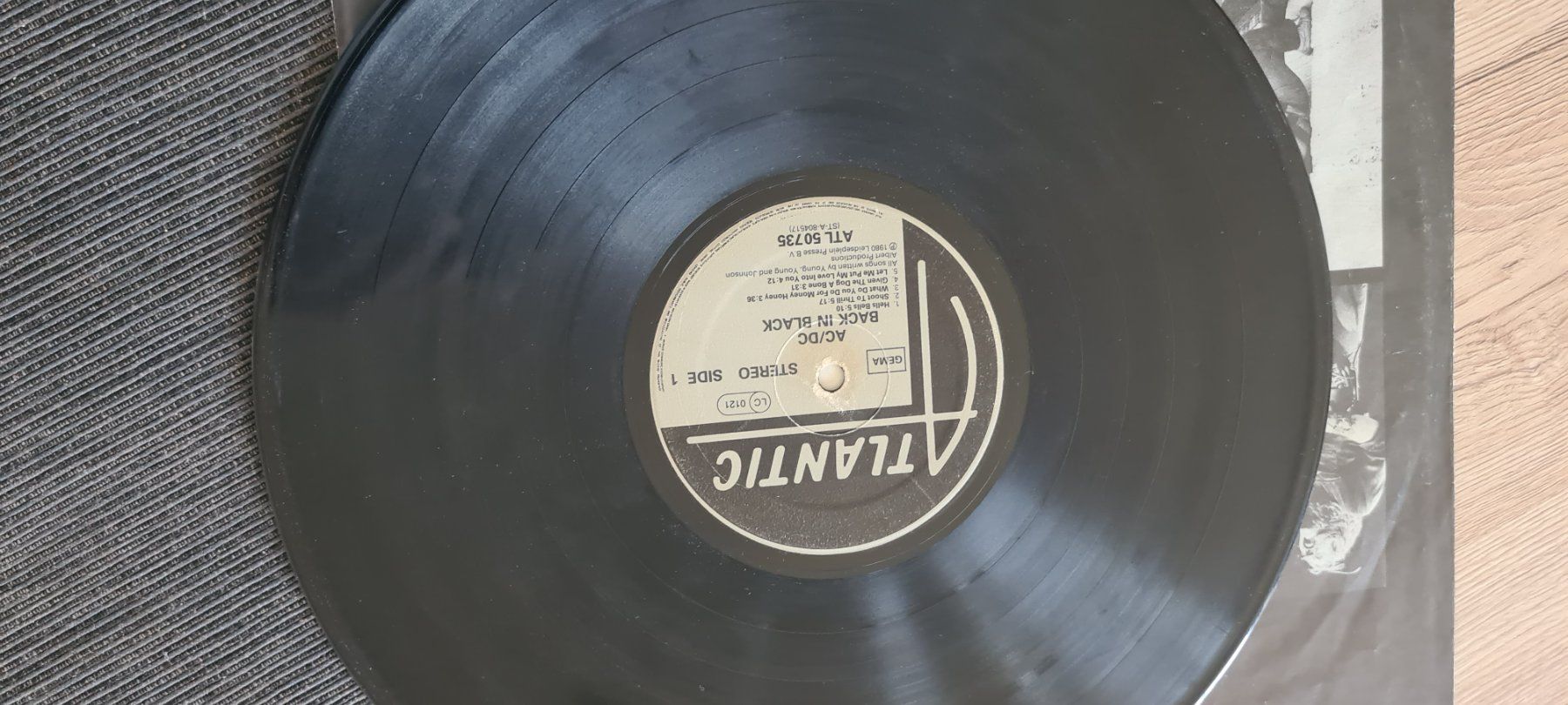 Vinyles: ACDC Back in Black Vinyl LP – D'occasion à St. Gallen par fre_s6tj 2