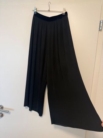 Zara - Plissee Hose mit weitem Bein - schwarz - S