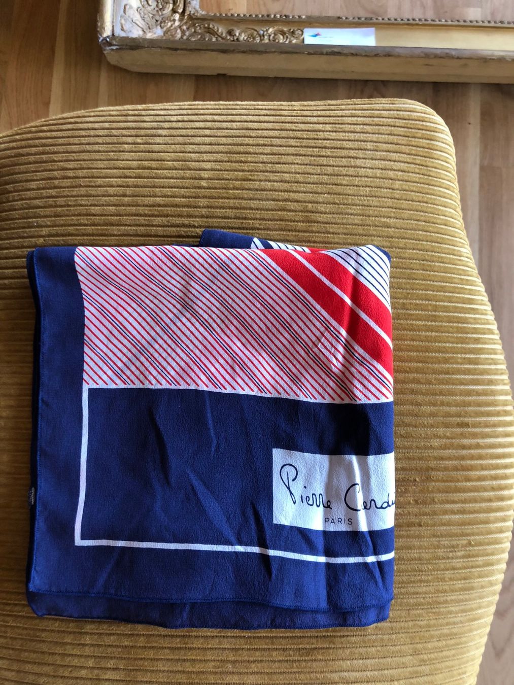 Pierre Cardin Foulard & Sciarpe: Foulard rectangulaire Pierre Cardin – Usato da Genève venduto da ktr_nf66 1