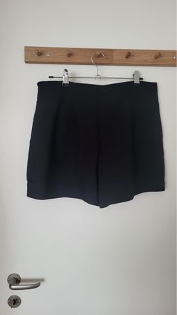 Short noir taille haute, élégant - Taille L